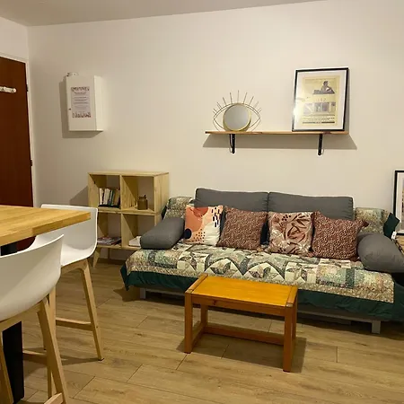 Cosy, Fully Renovated 2-room With Sea View Apartamento