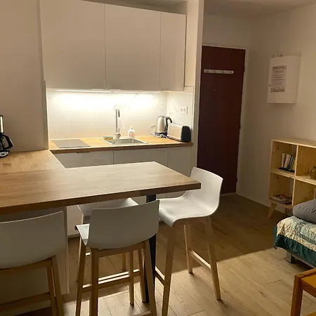 아파트 Cosy, Fully Renovated 2-room With Sea View